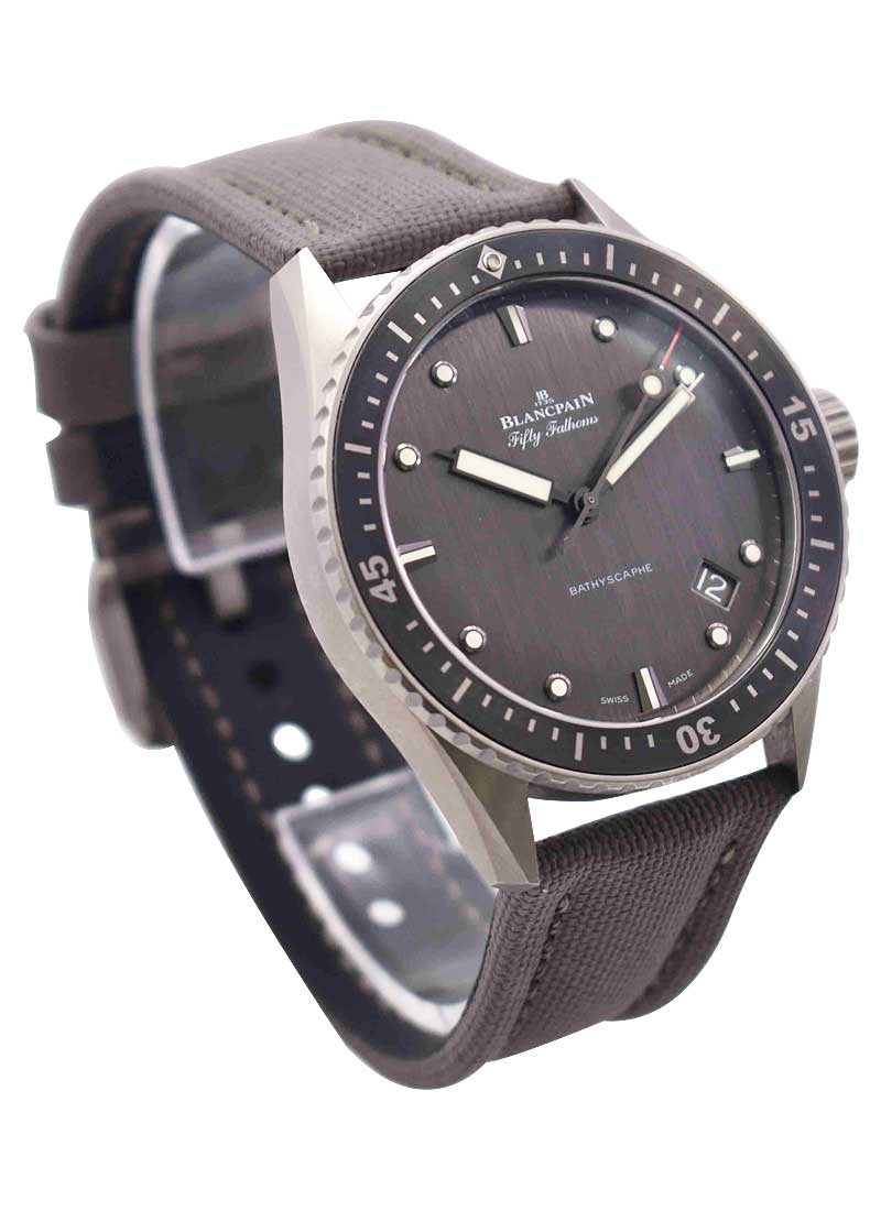 F Fifty Fathoms Bathyscaphe 5100 1140 O52A Automatic Magnus Watches With  Steel Case And Blue Dial, Blue Nylon Leather Strap Puretime T01d4 From  Puretimewatch, $120.85 | DHgate.Com