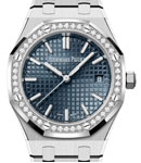 Royal Oak 34mm in Steel with Diamond Bezel on Steel Bracelet with Blue Tapisserie Dial