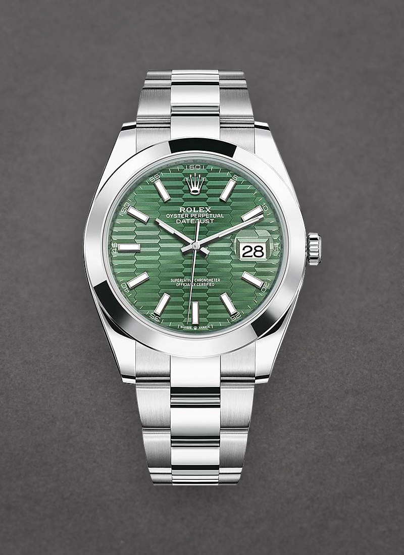 Pre-Owned Rolex Datejust || 41mm in Steel with Smooth Bezel