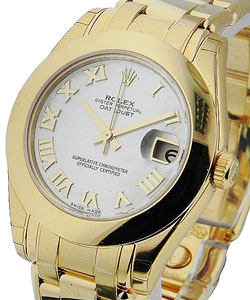 Masterpiece Midsize 34mm in Yellow Gold with Smooth Bezel on Pearlmaster Bracelet with White Mother of Pearl Roman Dial