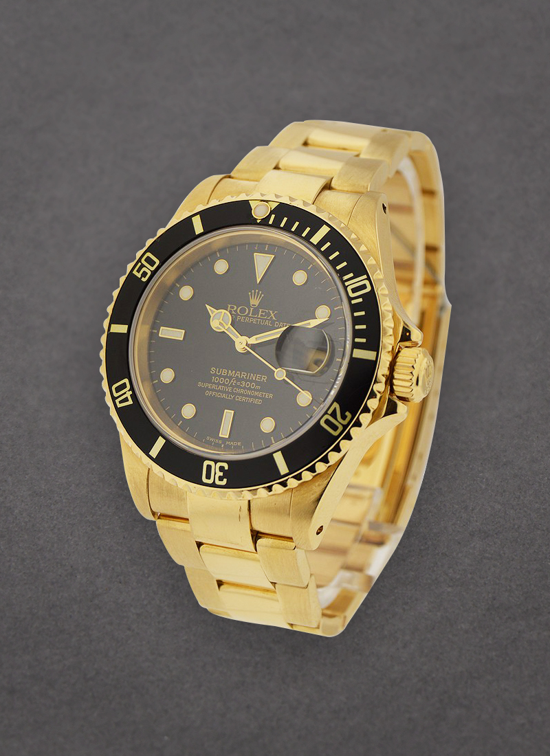 Pre-Owned Rolex Submariner in Yellow Gold with Black Bezel