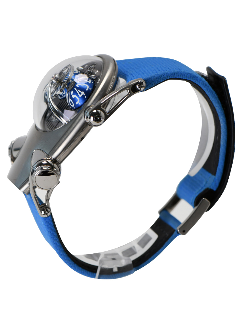 MB&F HM10 Horological Machine Bulldog in Titanium 100.TL.BL