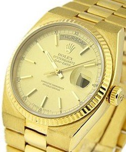 Day-Date President 36mm in Yellow Gold with Fluted Bezel on Oyster Quartz Bracelet with Champagne Stick Dial