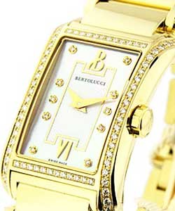 Fascino in Yellow Gold with Diamond Bezel on Yellow Gold Bracelet with MOP Diamond Dial