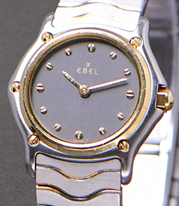 Classic Wave 2-Tone in Steel with Yellow Gold Bezel on 2-Tone Bracelet with Grey Dial