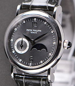 Calatrava 29mm Automatic in White Gold with Moon Phase on Grey Crocodile Leather Stap with Gray Diamond Dial