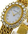 Classique Oval - Boutique Item 22mm in Yellow Gold with Diamonds Bezel on Yellow Gold  Bracelet with MOP Dial
