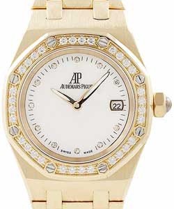 Lady's Yellow Gold ROYAL OAK - Diamond Bezel Yellow Gold on Bracelet with White MOP Diamond Dial 