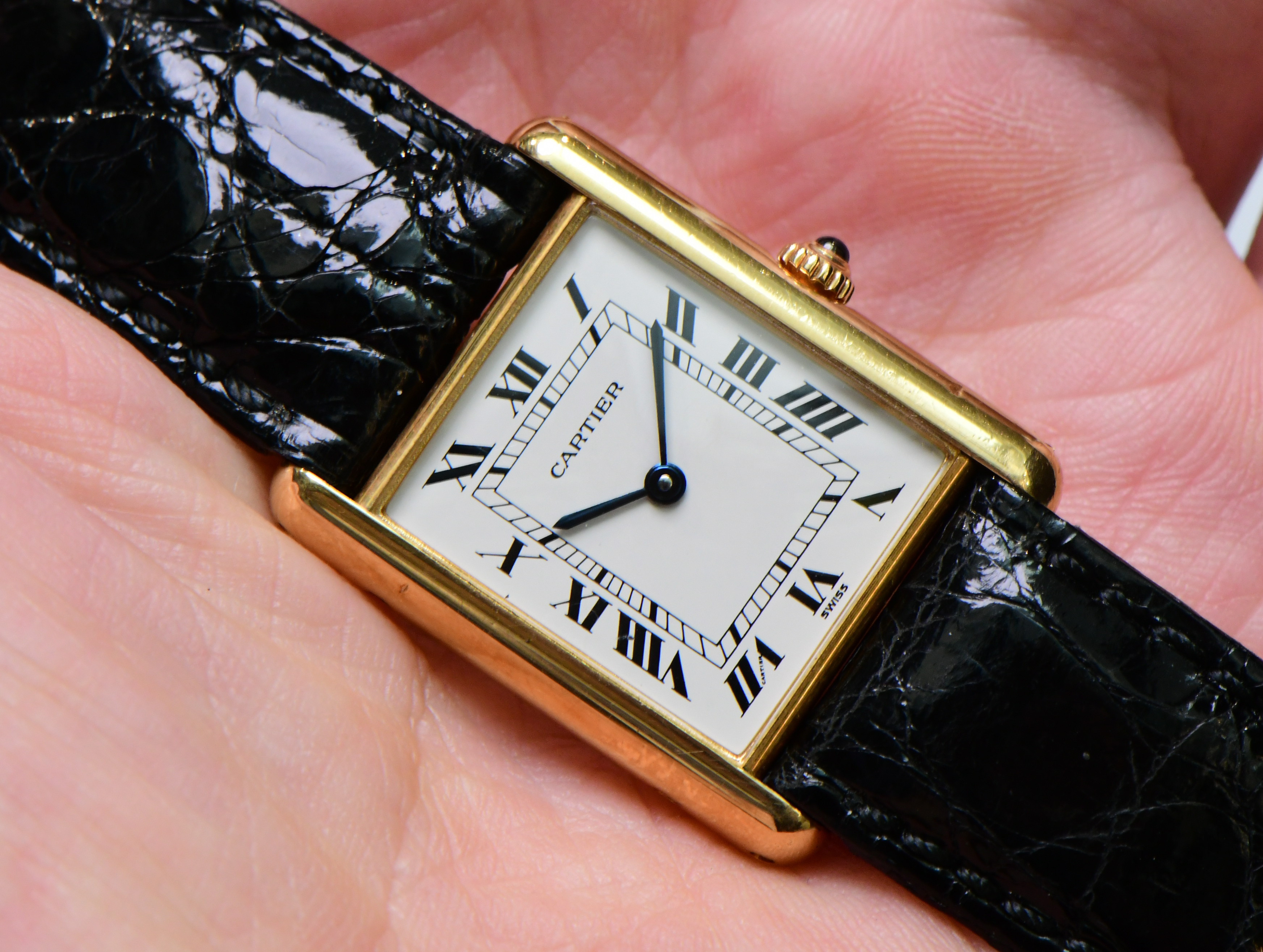 Cartier Tank Louis Cartier - Quartz -  23mm Yellow Gold on Strap