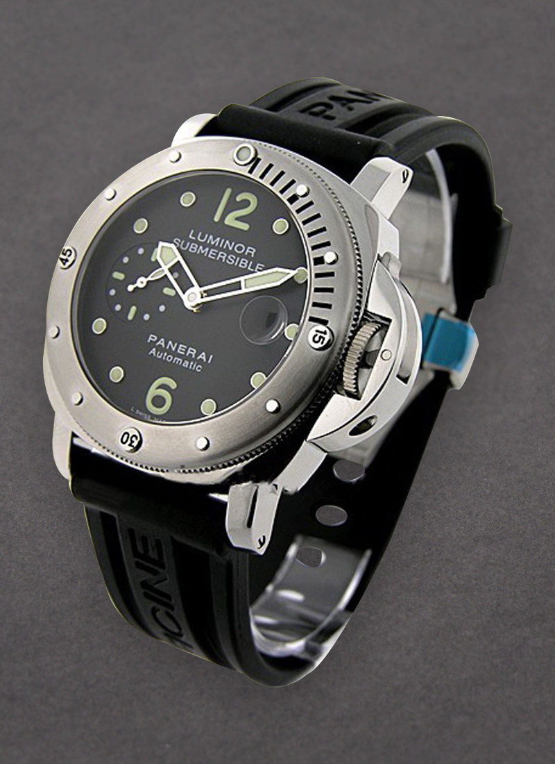 PAM 24 Luminor Submersible in Steel on Black Rubber Strap with Black Dial PAM00024