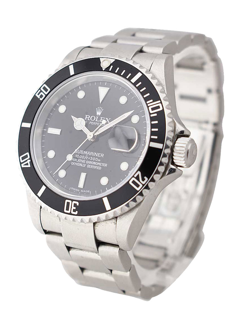 Pre-Owned Rolex Submariner in Steel with NON-ENGRAVED Bezel