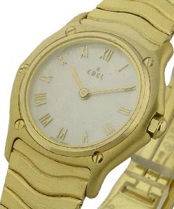 Classic Wave in Yellow Gold  on Yellow Gold  Bracelet with MOP Dial