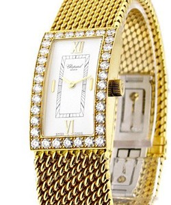 Les Classiques - Rectangle with Diamond Bezel Yellow Gold on Bracelet with White Dial