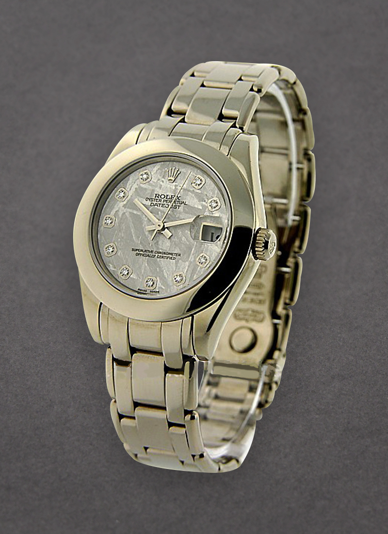 Pre-Owned Rolex Masterpiece Midsize in White Gold with Smooth Bezel