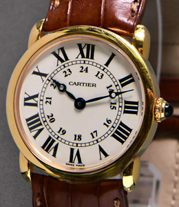 Ronde Solo- Small Size Yellow Gold on Strap with Steel Back
