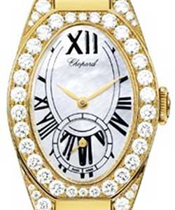 Ladies Classic Oval 28mm in Yellow Gold Yellow Gold on Bracelet with MOP Dial