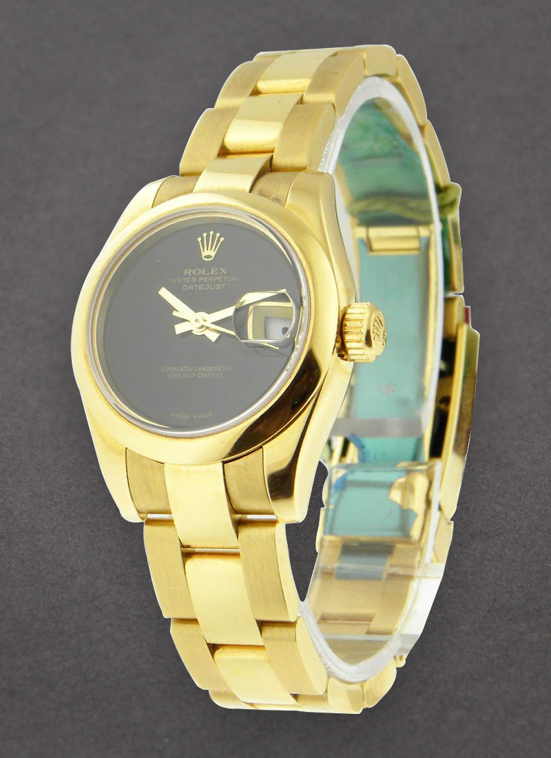 Pre-Owned Rolex Midsize 26mm President in Yellow Gold with Domed Bezel