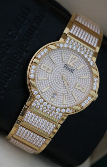 Polo Large Men's in Yellow Gold with Diamond Bezel on Yellow Gold Bracelet with Diamond Dial