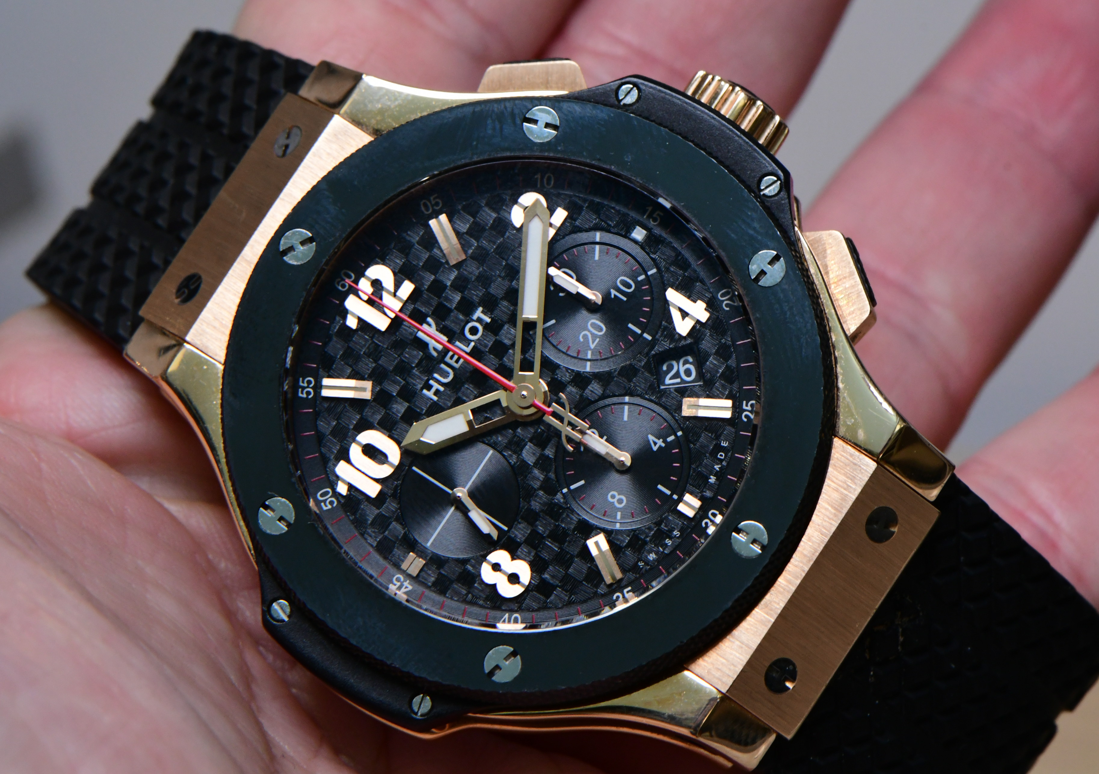 Hublot Big Bang Evolution 44mm Automatic in Rose Gold on Black Rubber Strap with Carbon Fiber Dial