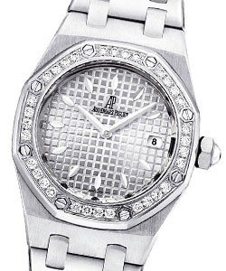 Royal Oak 33mm in Steel with Diamond Bezel on Steel Bracelet with Silver Dial