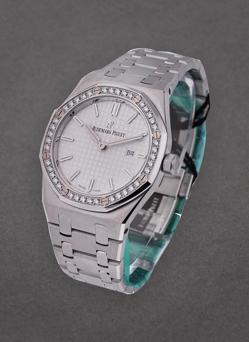 Audemars Piguet Royal Oak 33mm Ladies in Steel with Diamond Bezel