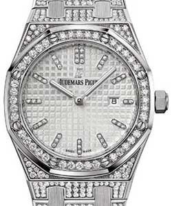Royal Oak Quartz in White Gold with Diamond Bezel on White Gold Pave Diamond Bracelet with Silver Diamond Dial