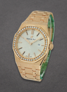Audemars Piguet 67651or.zz.1261or.01 Royal Oak 33mm in Rose Gold with Diamond Bezel 67651or.zz.1261or.01
