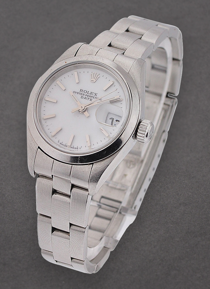 Pre-Owned Rolex Ladys Date in Steel with Smooth Bezel