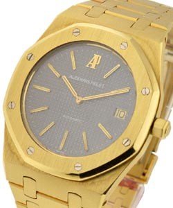 Royal Oak Automatic 39mm in Yellow Gold on Bracelet with Blue/Grey Dial