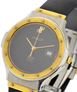 32mm 2-Tone Classic with Black Dial - Quartz Steel Case with Yellow Gold Bezel and Lugs