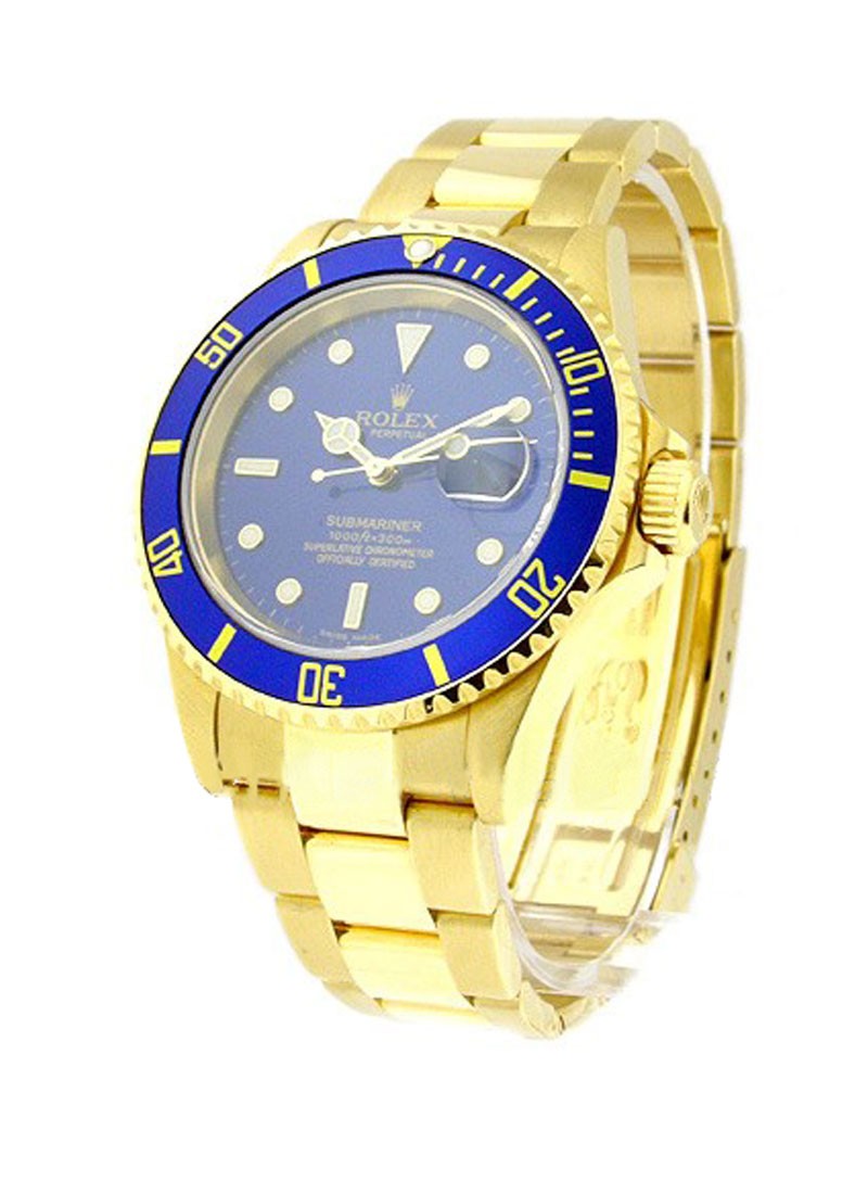 Pre-Owned Rolex Submariner 40mm in Yellow Gold