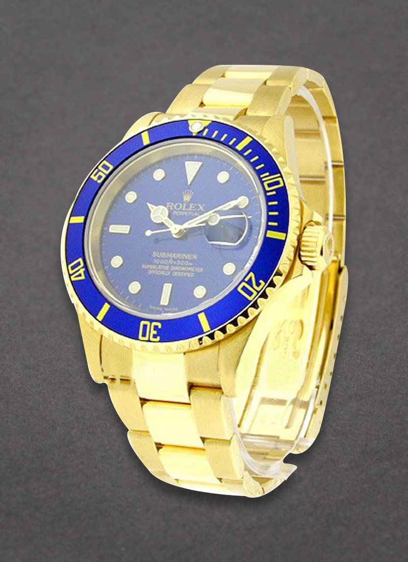 Pre-Owned Rolex Submariner 40mm in Yellow Gold