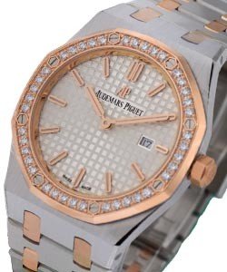 Royal Oak Ladies 33mm Quartz in 2-Tone with Diamond Bezel On Steel and Rose Gold Bracelet with Silver Textured Dial