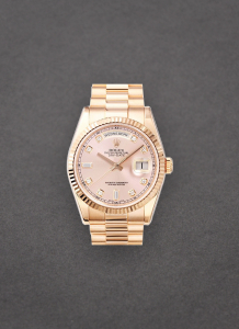 118235