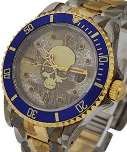 Submariner 2-Tone in Steel with Yellow Gold Blue Bezel on Oyster Bracelet and Skull Camo Dial