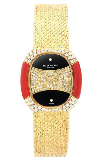 Vintage Ladies Manual in Yellow Gold with Diamonds On Yellow Gold Bracelet with Black Onyx and Pave Diamond Dial