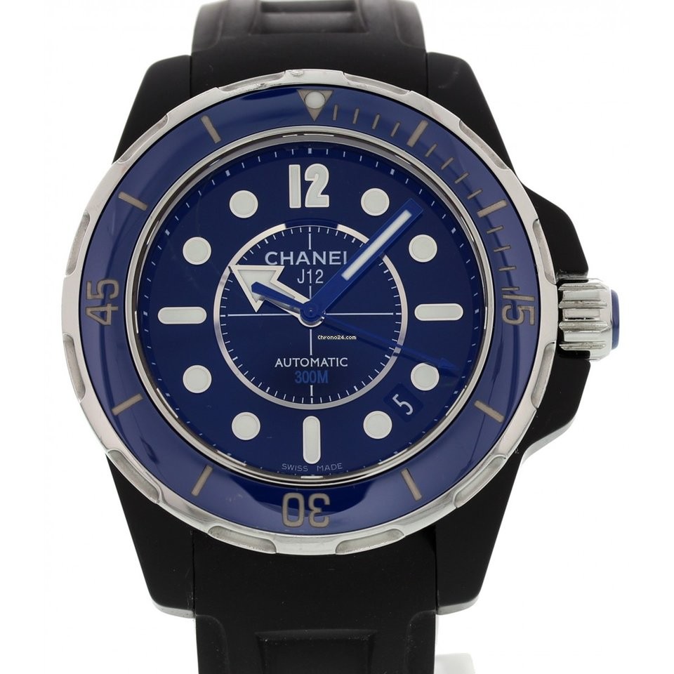 J12 Marine with Date in Ceramic on Black Rubber Strap with Black Dial