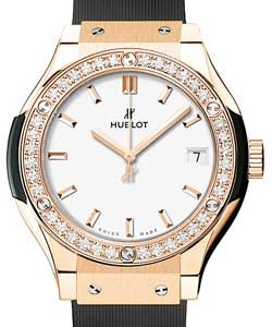 Classic Fusion 33mm in Rose Gold with Diamond Bezel on Black Rubber Strap with Silver Opaline Dial