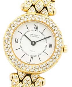 Classiques 24mm Round in Yellow Gold with 2 Row Diamond Bezel on Yellow Gold Diamond Bracelet with White Dial