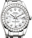 Perpertual Pearlmaster 39mm in White Gold with Diamond Bezel on Pearlmaster Bracelet with White MOP Diamond Dial
