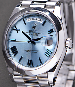 Day Date 40mm President in Platinum with Smooth Bezel on President Bracelet with Ice Blue Quadrant Roman Dial