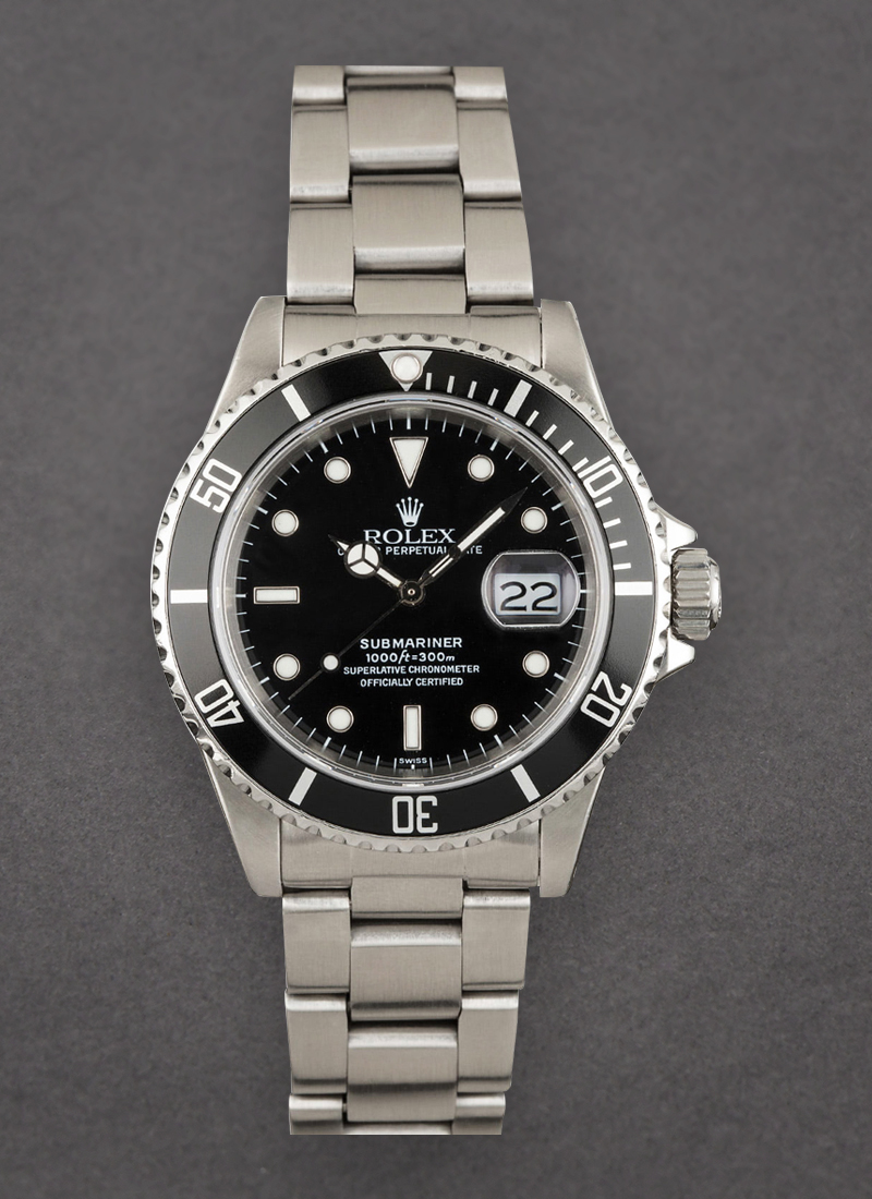 Pre-Owned Rolex Submariner 40mm in Steel with Black Bezel