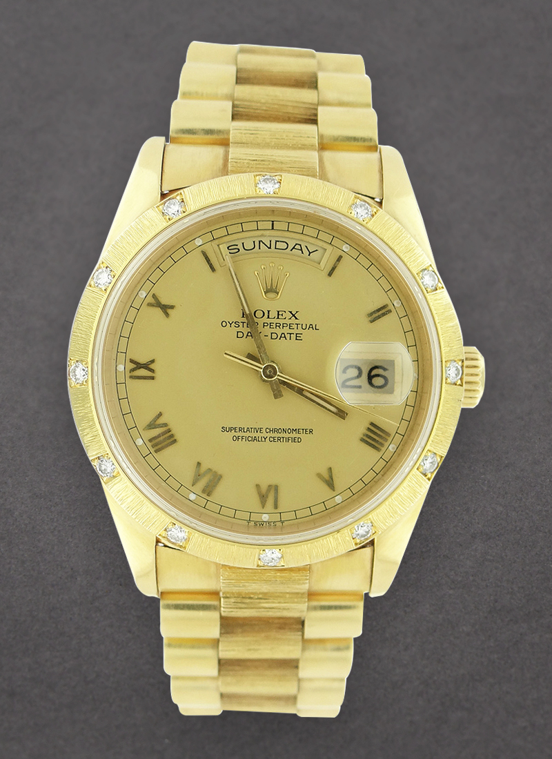 Pre-Owned Rolex Day Date 36mm in Yellow Gold with Bark Bezel - 12 Diamonds on Bezel