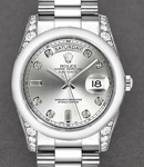 President 36mm in Platinum with Smooth Bezel - Diamonds on Lugs on President Bracelet with Silver Diamond Dial