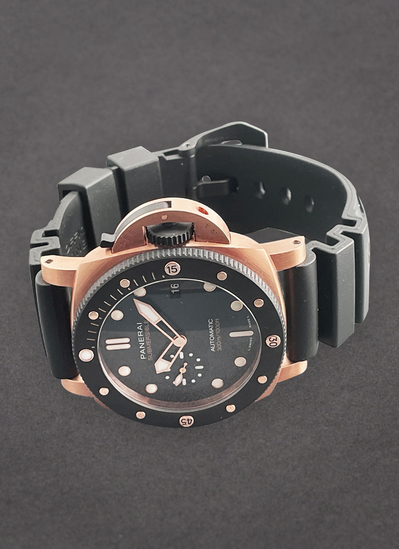 PAM01070 Panerai Submersible 42mm Essential Watches